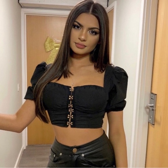 PrettyLittleThing Tops - Crop top